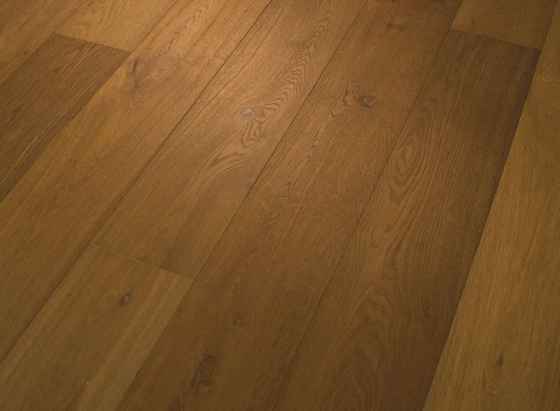 Dubová podlaha Rustic s extra kouřovým efektem, tmavým tmelem a výrazným kartáčováním pro autentický vzhled.