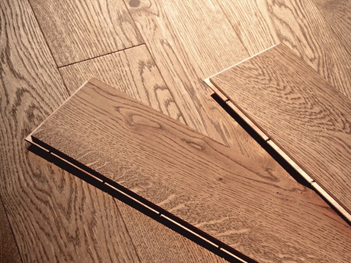 Dřevěná podlaha pro venkovský styl interiéru Bruno