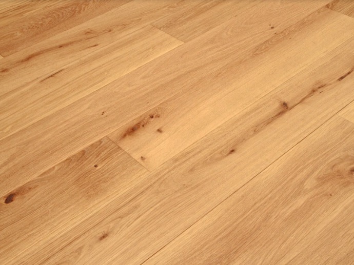 Dřevěná podlaha pro minimalistický styl interiéru Vaniglia